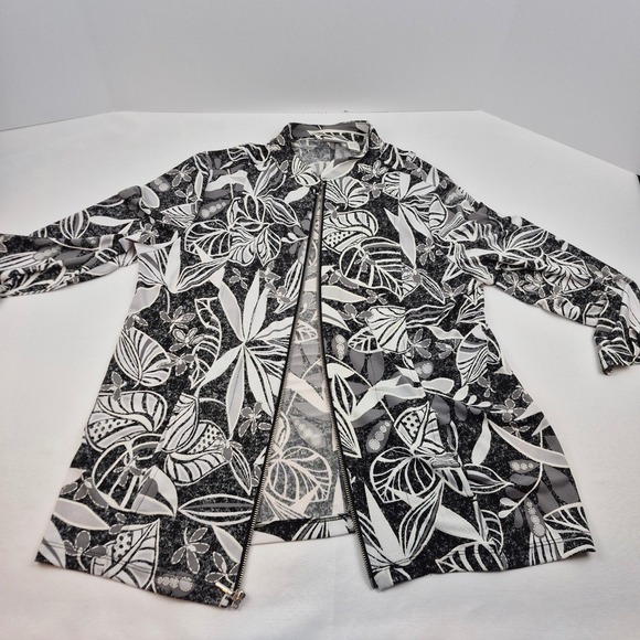 Weekends by Chicos Black White Floral Zip Front Jacket Womens Size 1 Lightweight - Picture 9 of 11
